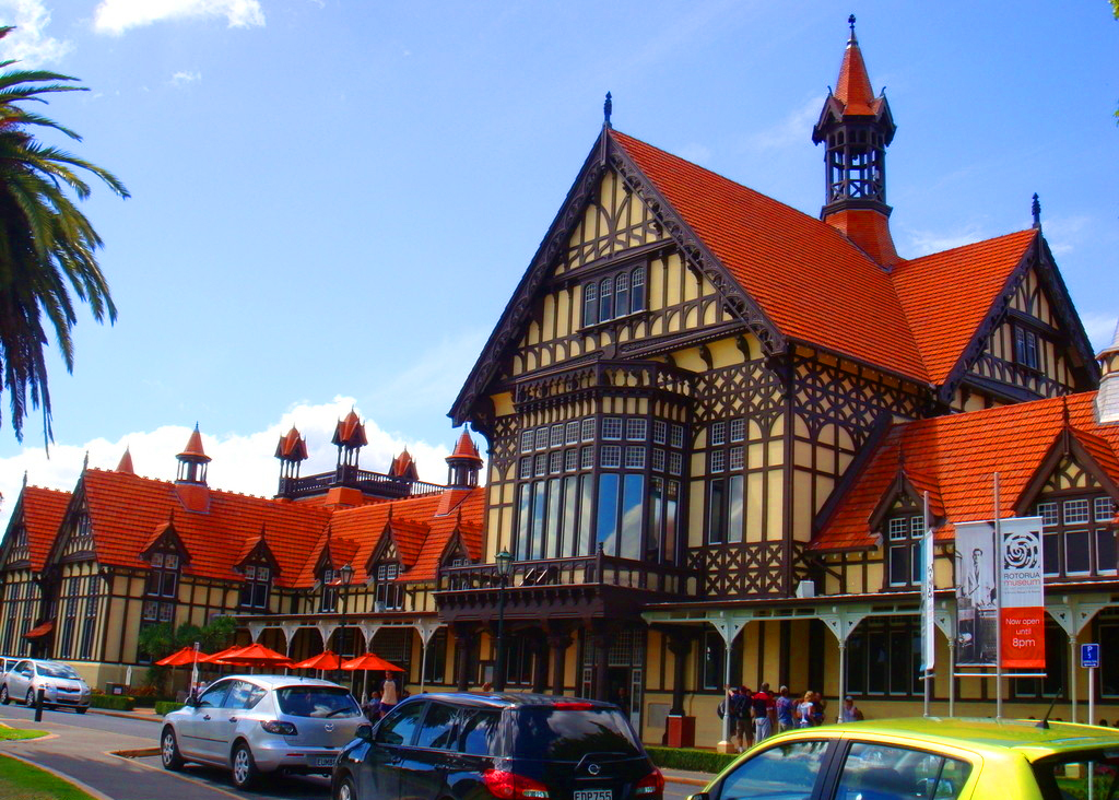 ���������з��