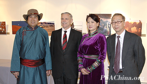 02.��˹�͸��ͷ�����������Ӱѧ��(PSA)�᳤Jhon Davis�͸��᳤������Ӱ.jpg