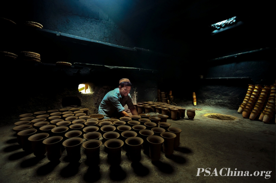 19.�ƻ���Ʒ�����ų��շ���Ancient Town Ceramics.jpg