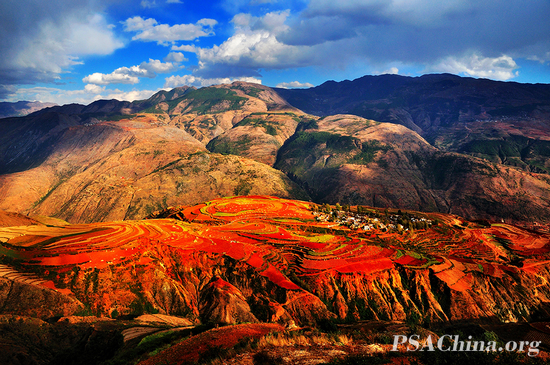 08.�˽���H.M.SPA����Ʒ������������آ�splendid red land ��.jpg