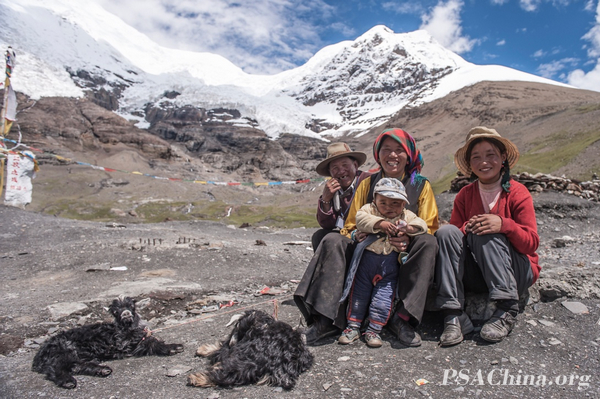 04.������Ʒ����ȫ�Ҹ���Family portrait.jpg