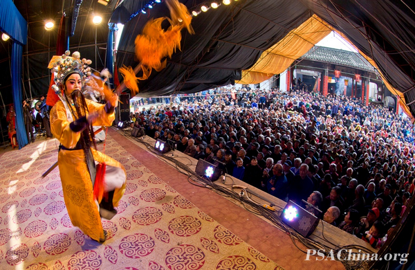 25.��ѫ����Ʒ����̨��̨�¡�On stage.jpg