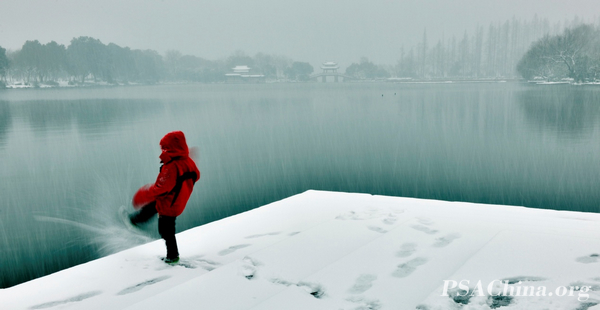 08.�������Ʒ��������Ů�ˡ�Town hall of woman.jpg