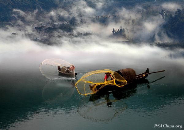 02.������Ʒ����������Ӱ��The Shadow of Netts.jpg