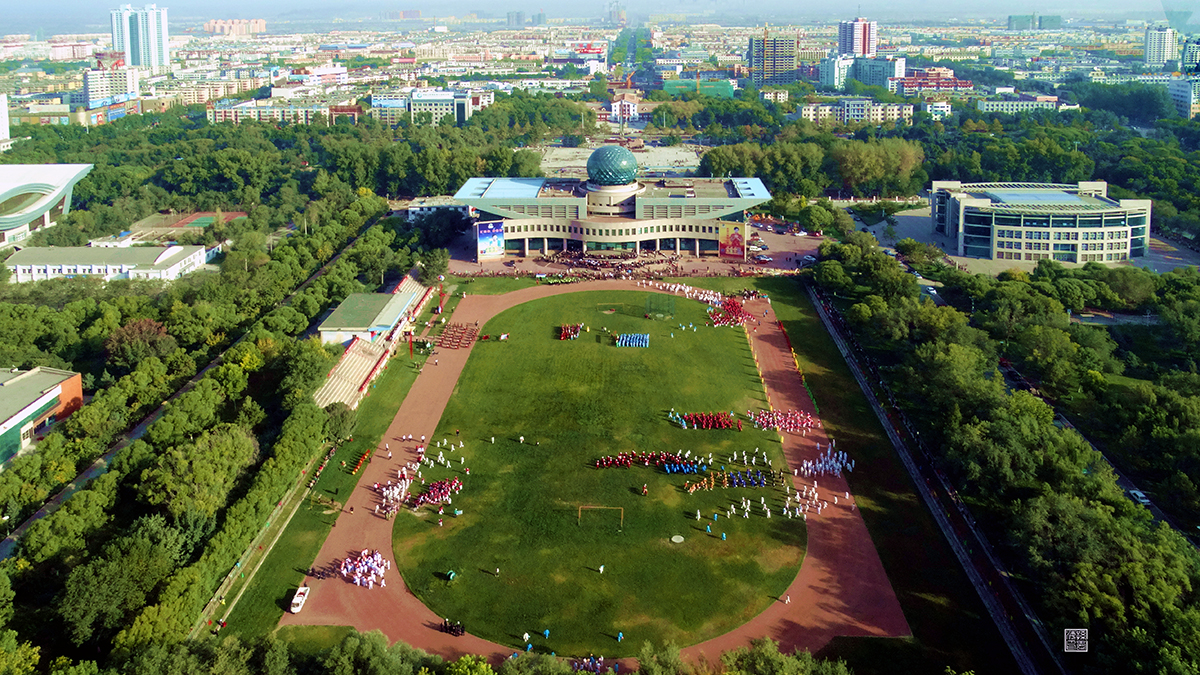 ��ɽ���˶��ῪĻʽ