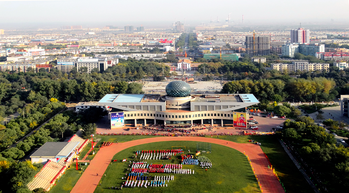 ��ɽ���˶��ῪĻʽ