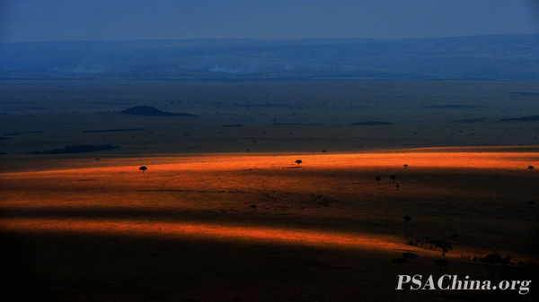 04.��������Ʒ����ҹ��ǰ�ࡷthe view before dark.jpg