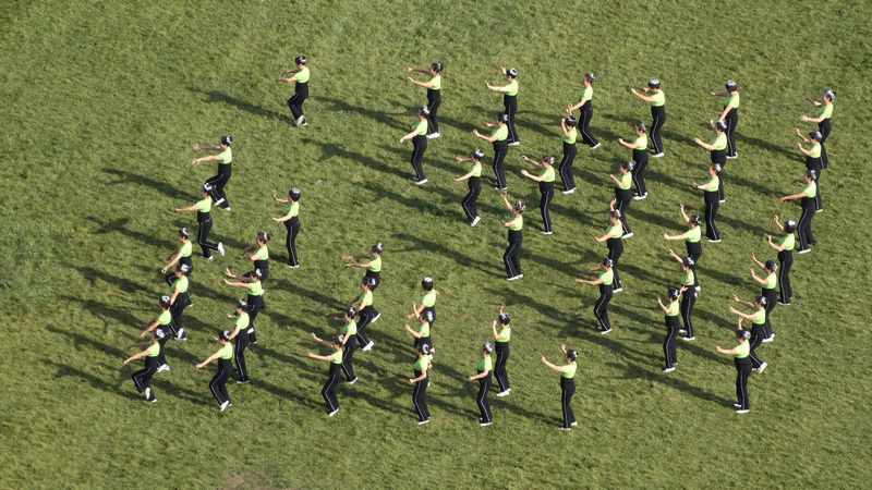 Զ��ʯ���Ӻ�ɽ�ֵ������˶��� (2).jpg