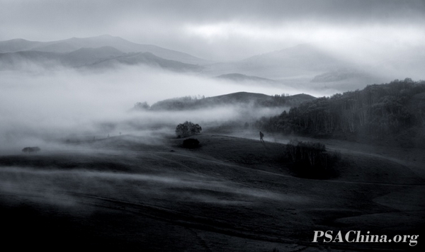 07.¦������Ʒ��������ɽ�С�clouds in the mountains.jpg