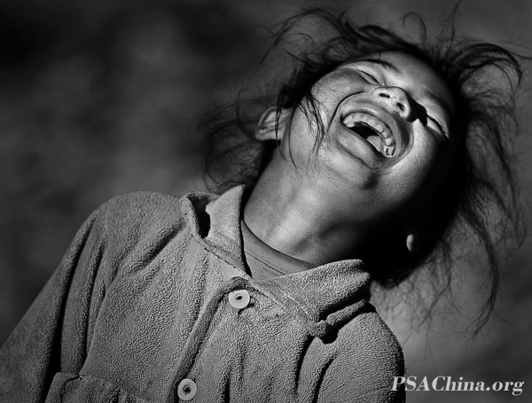 03.��ѧ��FSS���㽱��Ʒ����ͯ��Ļ�Ц��CHILDHOOD LAUGHTER.jpg