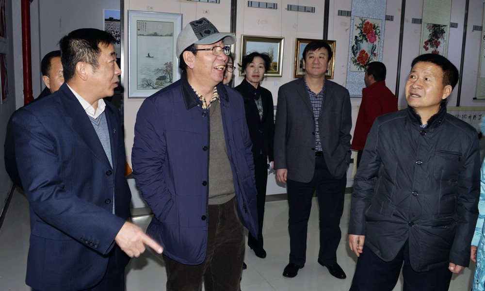 ������Ӱѧ���쵼�������־������ȡ���ܡ�