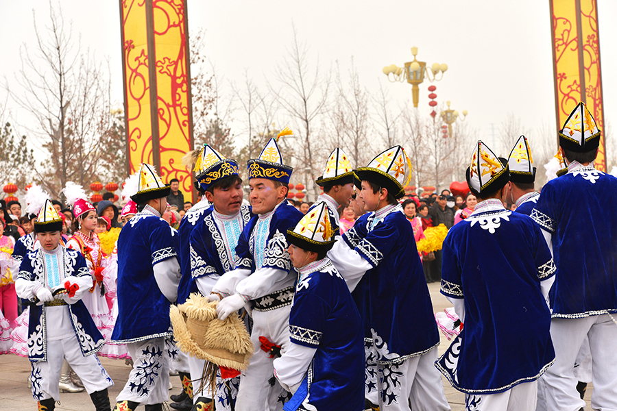 �������