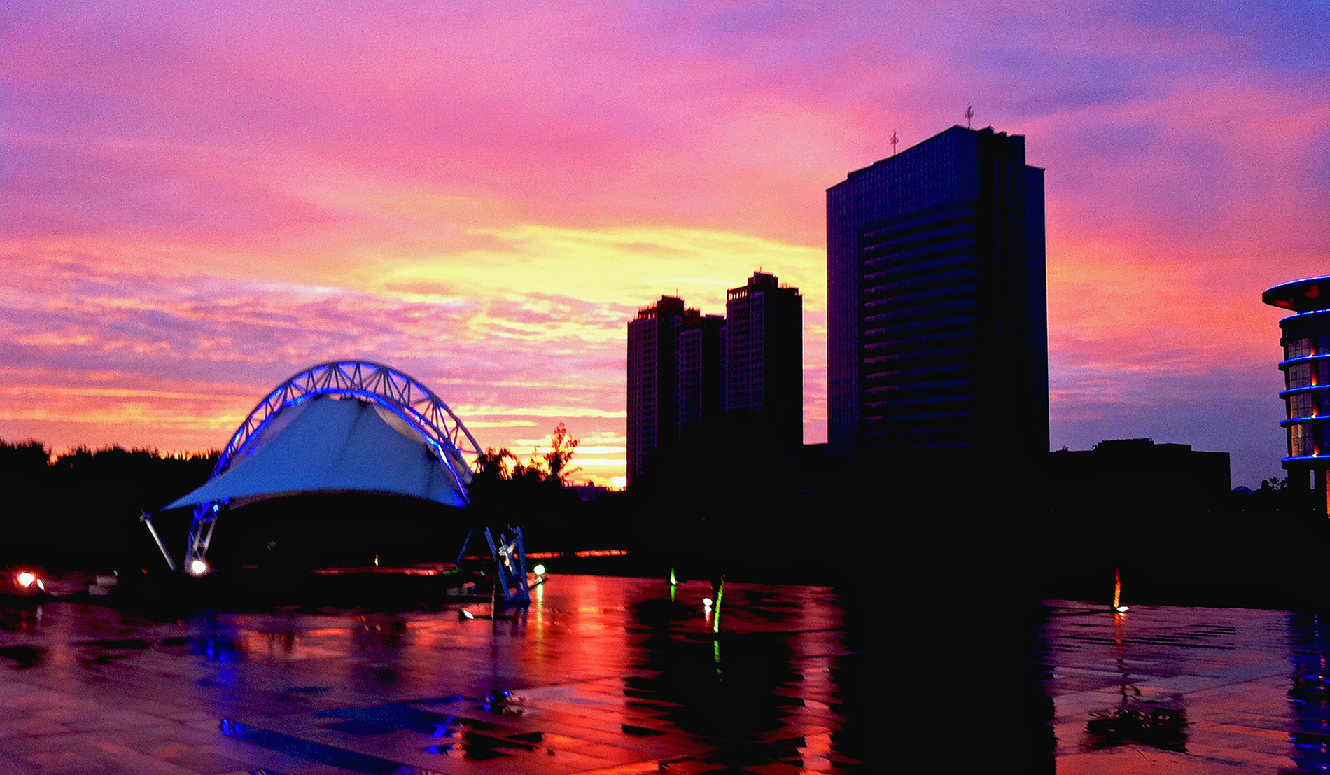 ���͹㳡���