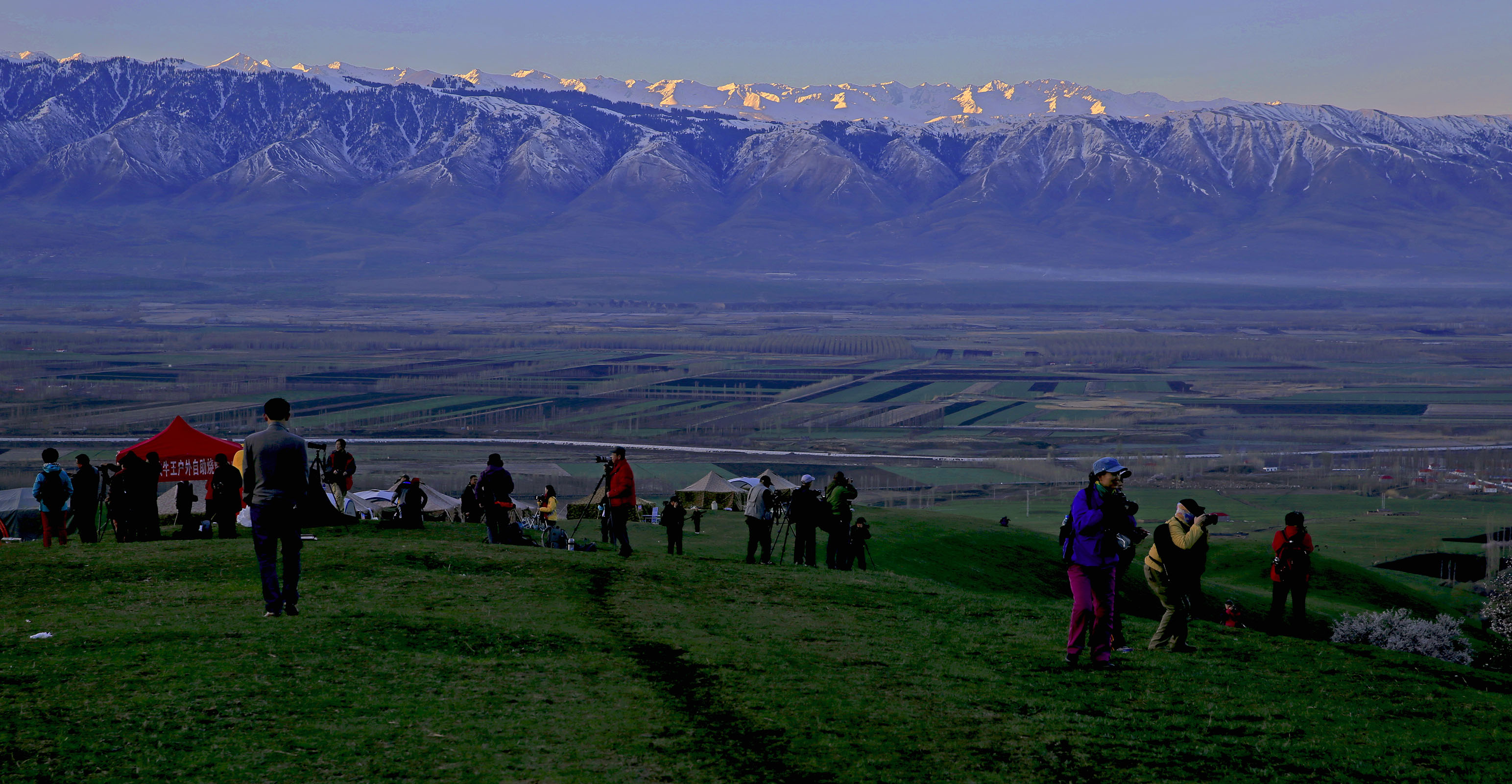 �չ���յ�ѩɽʱ�����Ѿ���ʼæµ����