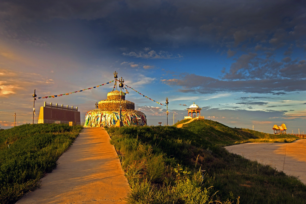 �������