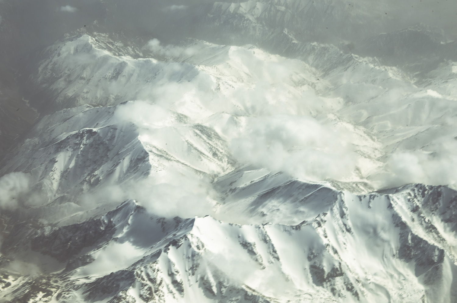 ��ɫ����ɽ