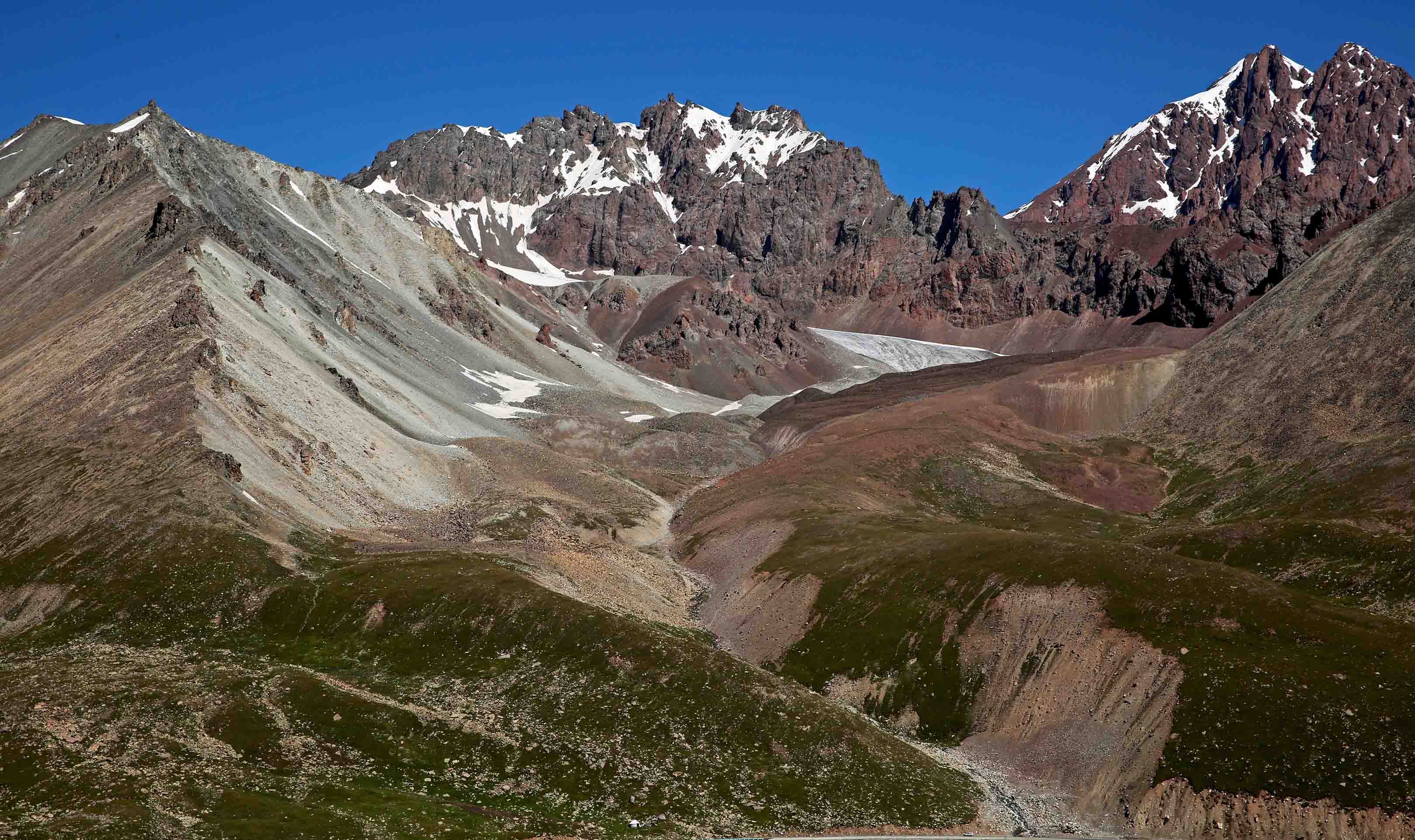 �������ϵ�ѩɽ