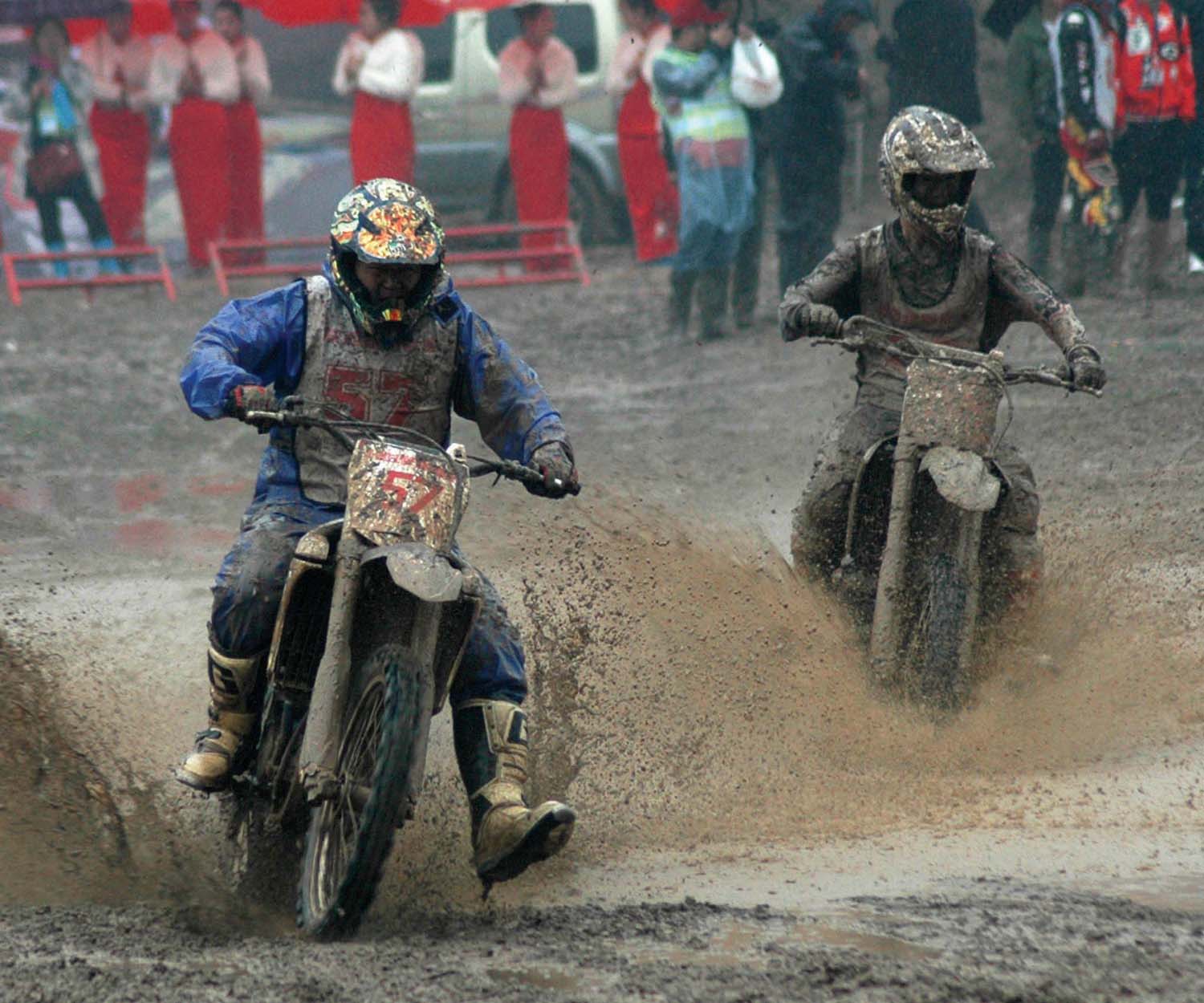 ������η