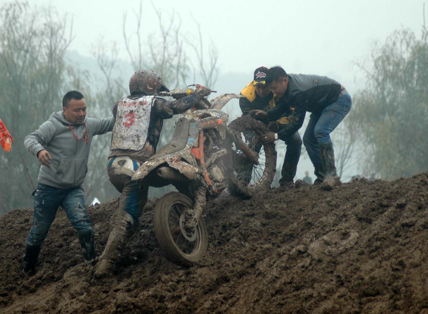 ��������