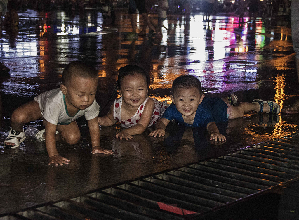 Ϸ    ˮ.............