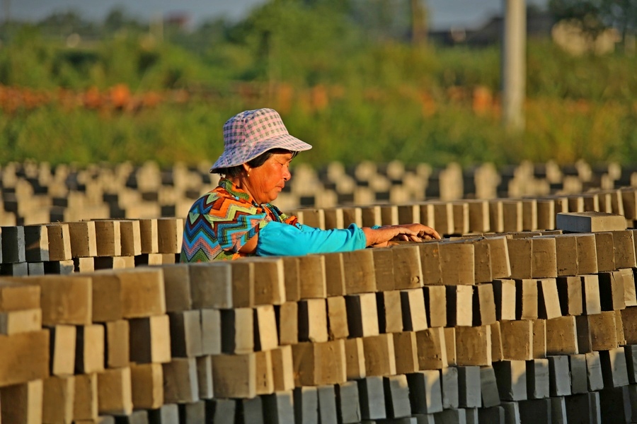 ����Ů��