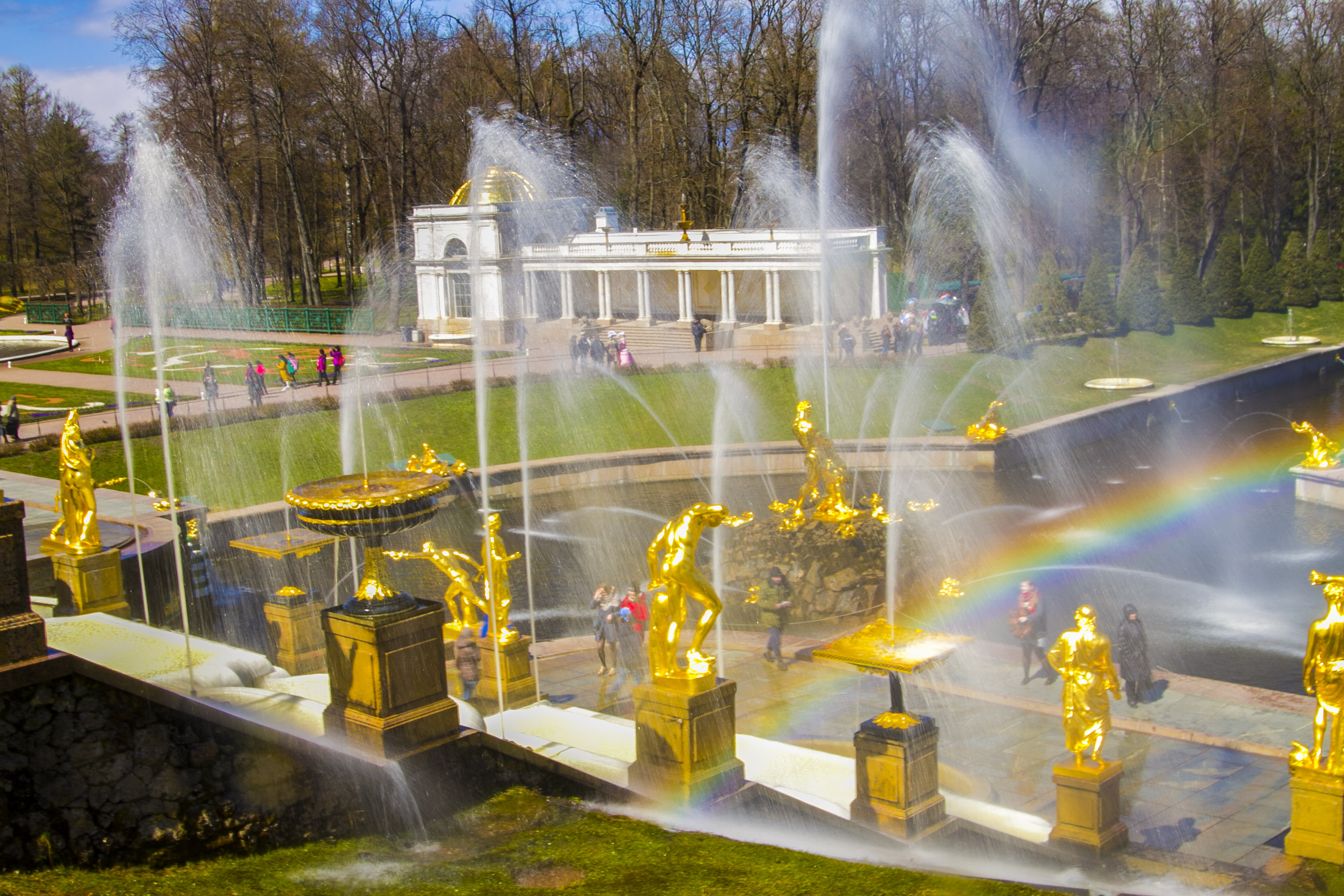 ʥ�˵ñ��Ĺ���԰��ȪȺ