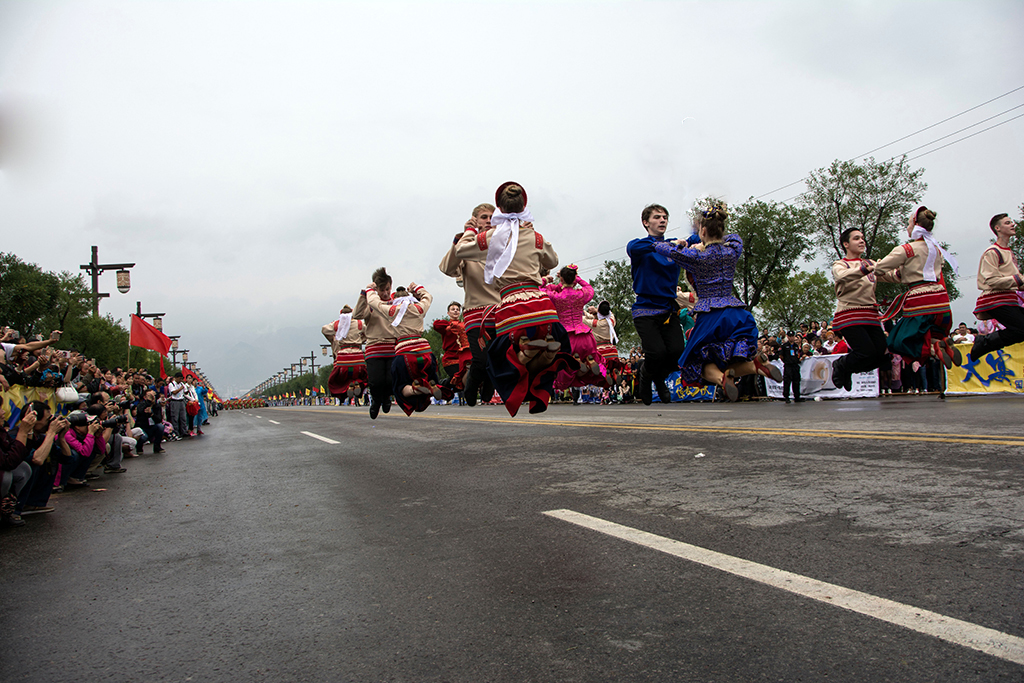 �ڷɵ�����֮��---����˹--ɽ���˳����ν�