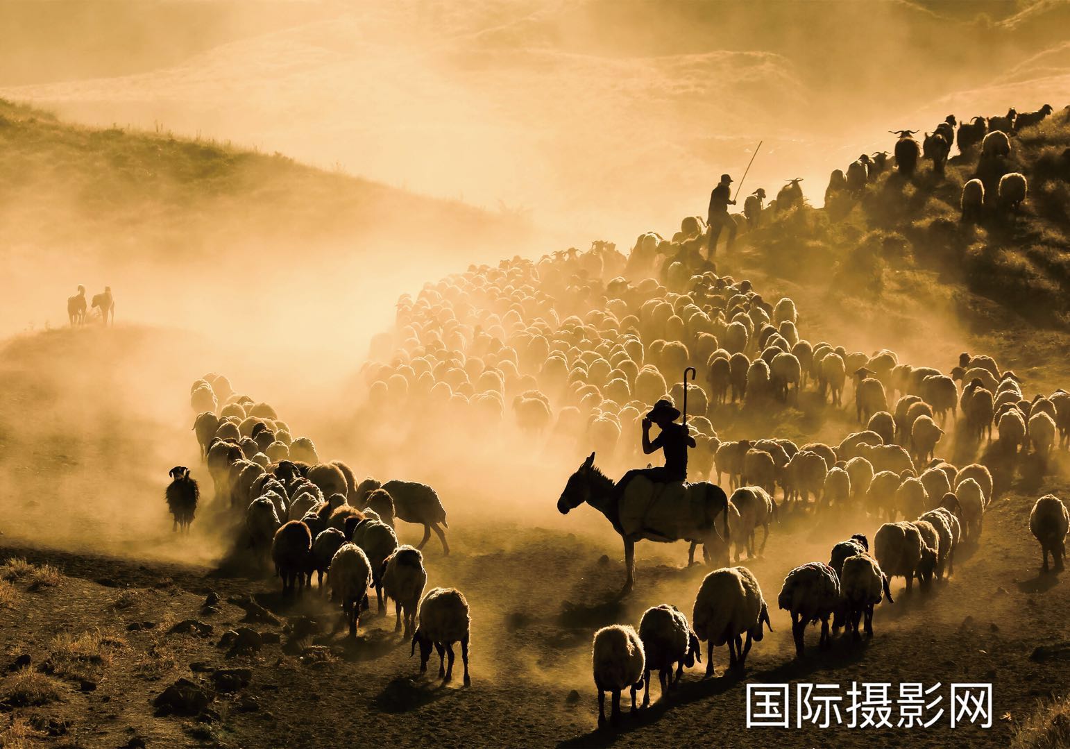 Beautiful village 1���ߣ�Tufan Bilir .JPG