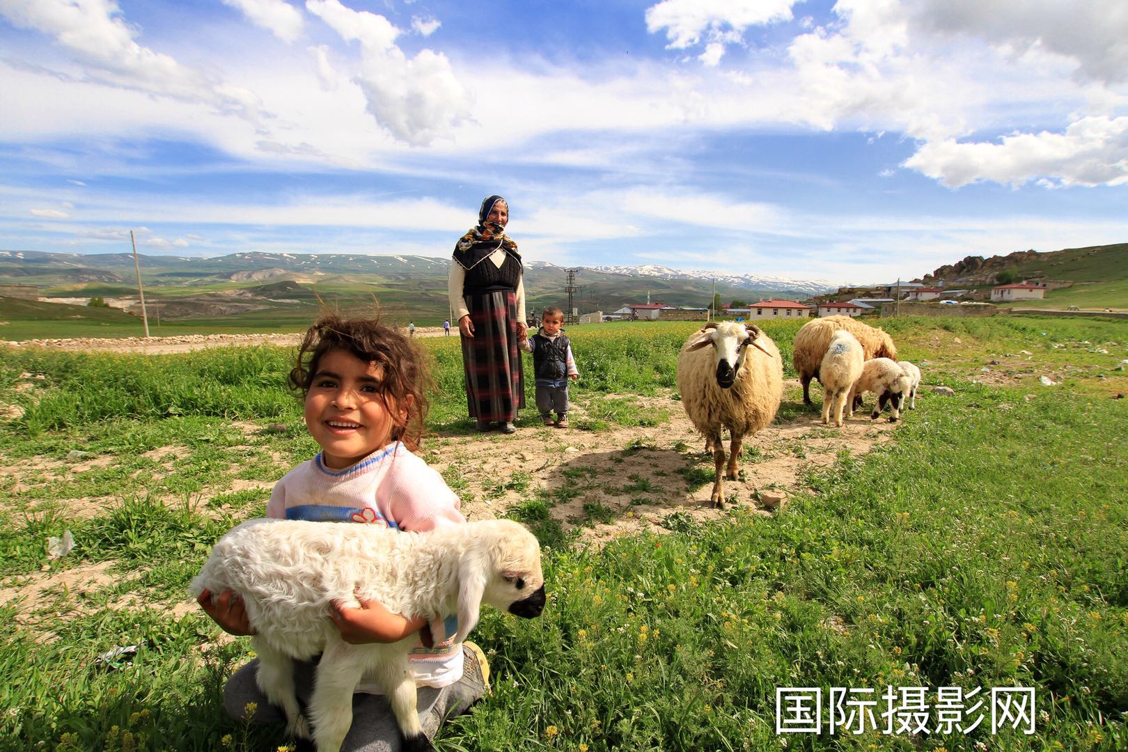 Beautiful village 2���ߣ�Tufan Bilir .JPG