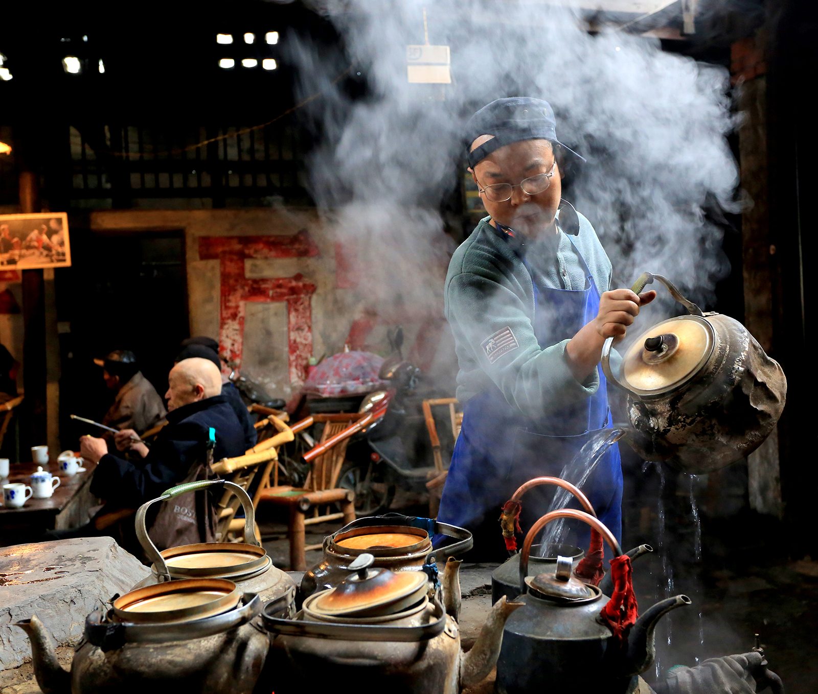 ������-����