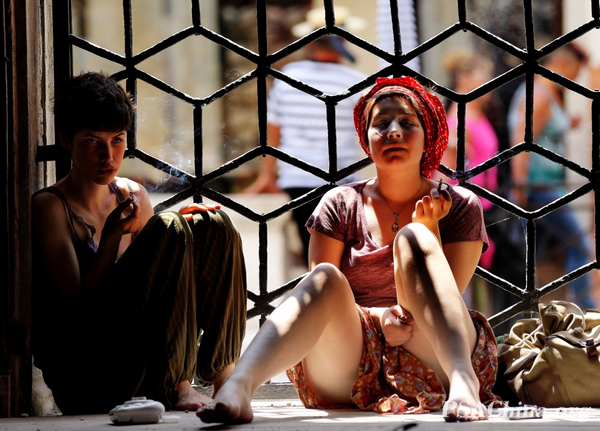 17.�쾩ƽ��Ʒ�������Խ��䡷Inert corner.jpg