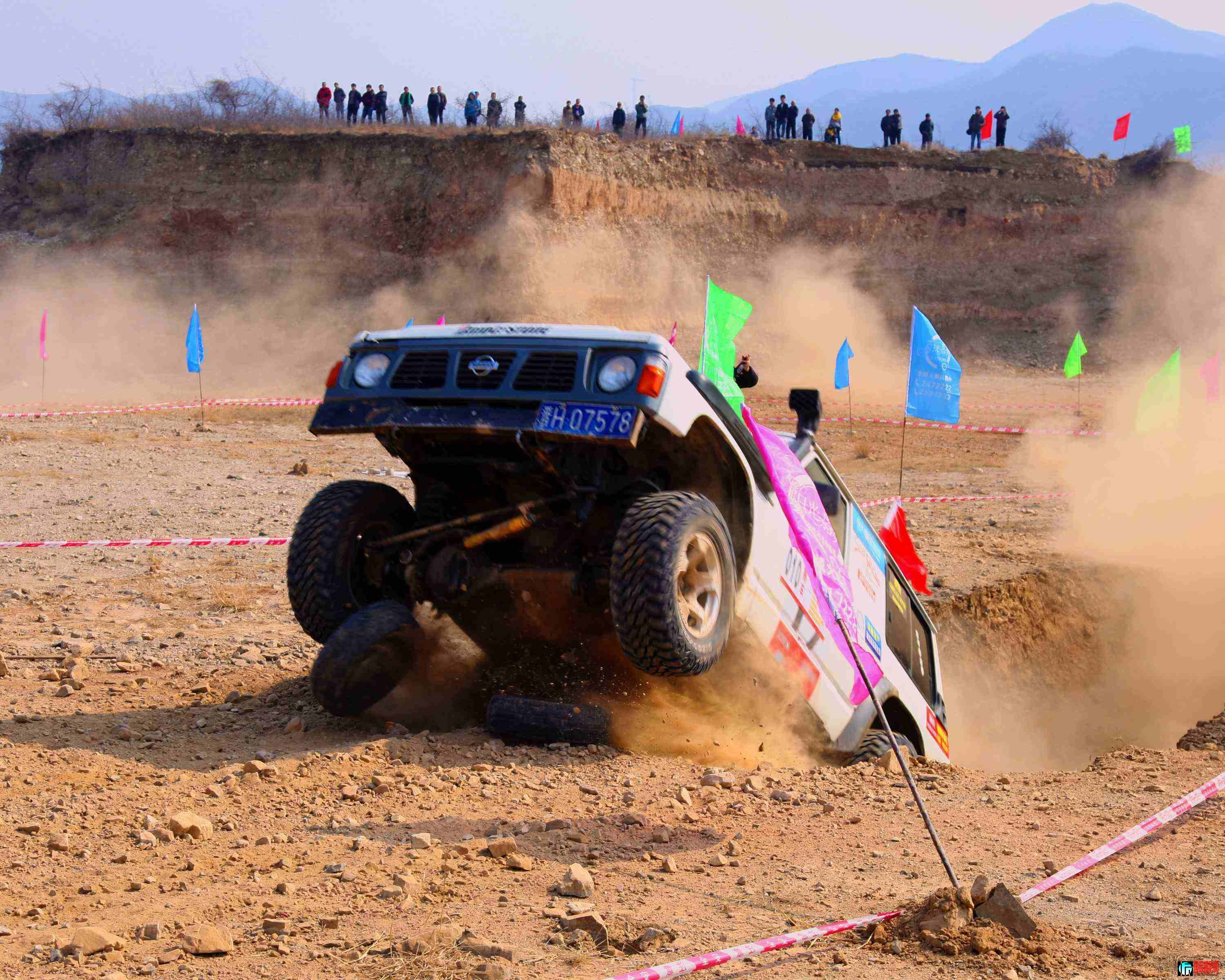 �˳�ԽҰ������