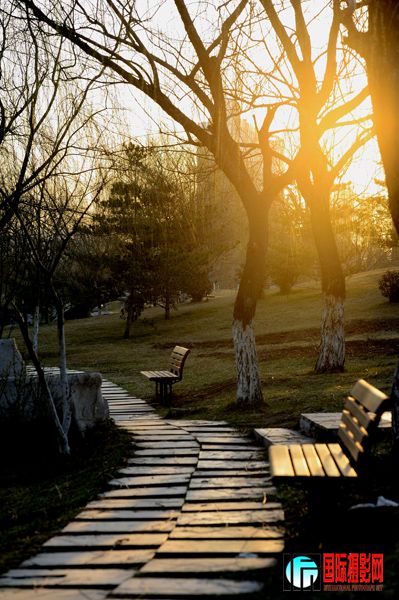 �糿6��࣬�����������������С·��ֱ��������ɽ��